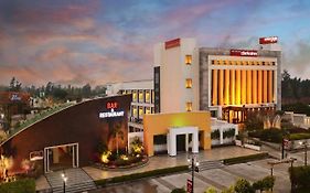 M B Greens Clarks Inn